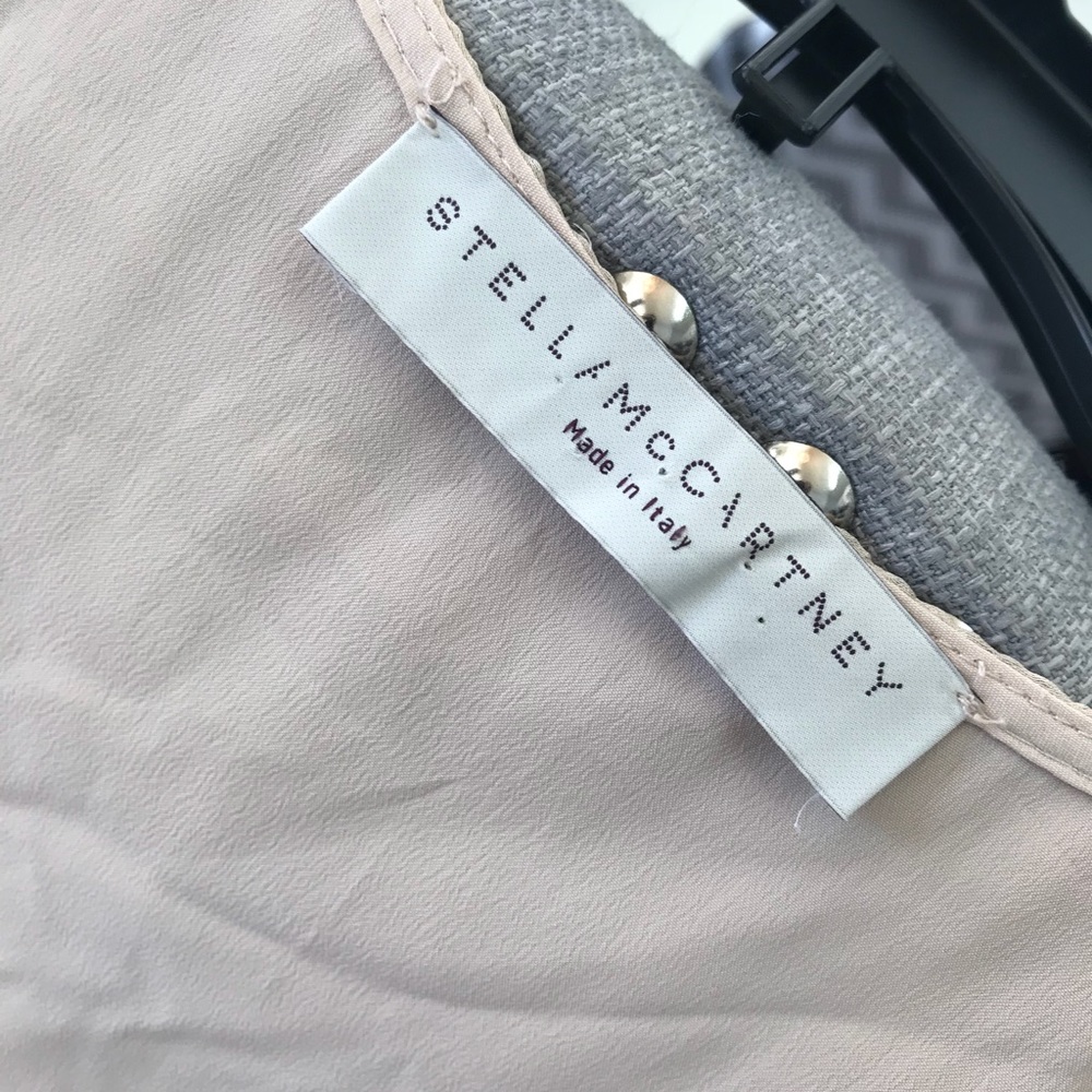Stella McCartney’s sleeveless shirt